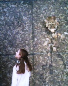 minie et les feuilles2